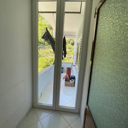 Arbnb Cuni Apartment