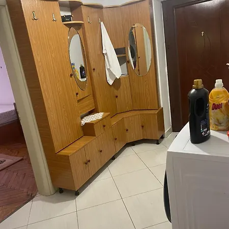 Arbnb Cuni Apartment Polisi i Vogel