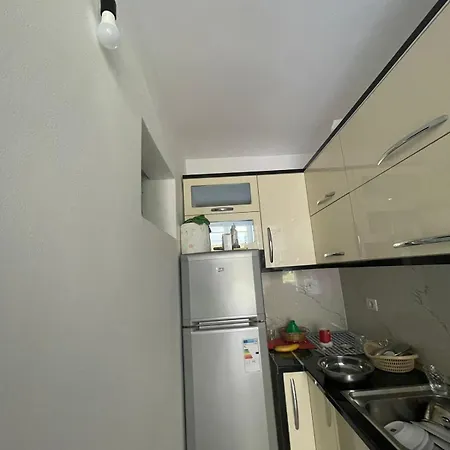 Arbnb Cuni Apartment *